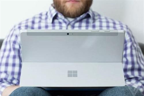 Surface màn hình kép bí mật của Microsoft có thể chạy các ứng dụng Android 