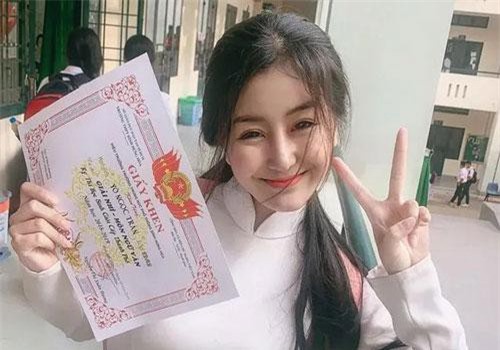 4 hot girl sinh năm 2001 sẵn sàng đối mặt với kỳ thi THPT quốc gia