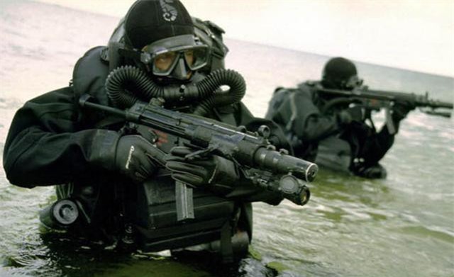 Anh điều đặc nhiệm, người nhái tinh nhuệ đến vùng biển gần Iran