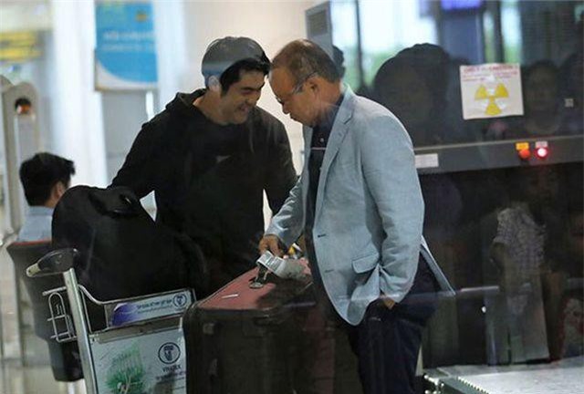 Chưa gia hạn hợp đồng, HLV Park Hang Seo bất ngờ về Hàn Quốc