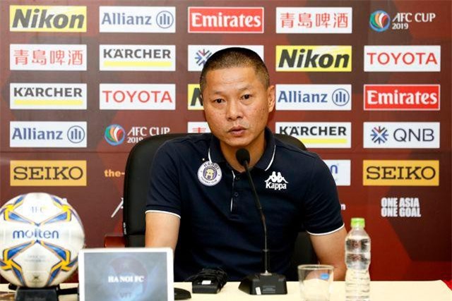 HLV Chu Đình Nghiêm tiết lộ bất ngờ về chuyện xuất ngoại của Văn Hậu