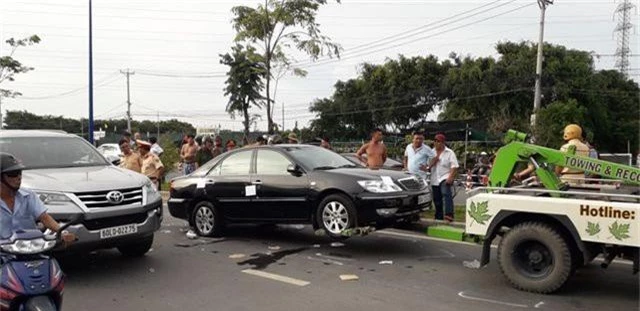 Khởi tố, bắt tạm giam 3 người trong vụ giang hồ “vây” ô tô chở công an - 1