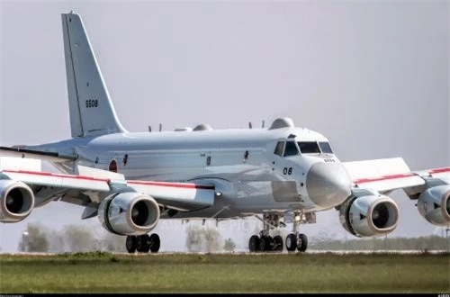 Trong khuôn khổ triển lãm hàng không Paris Air Show, Nhật Bản lần đầu tiên đưa máy bay săn ngầm Kawasaki P-1 tới tham dự. Theo giới chuyên gia quốc tế, động thái này cho thấy Tokyo sẵn sàng xuất khẩu P-1 tới bất cứ các quốc gia nào trên thế giới. Nguồn ảnh: Airliners.net