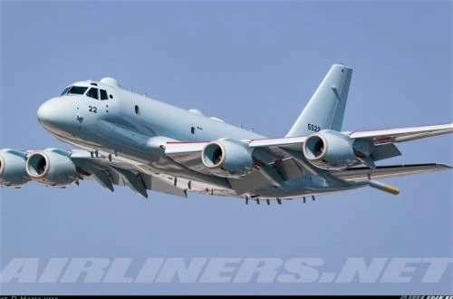  P-1 do Công ty hàng không vũ trụ Kawasaki phát triển từ đầu những năm 2000 nhằm thay thế dòng máy bay P-3C Orion trong nhiệm vụ tuần tra biển và săn ngầm. Máy bay có chiều dài 38m, sải cánh 35,4m, cao 12,1m, trọng lượng cất cánh tối đa 79,7 tấn. Nguồn ảnh: Airliners.net