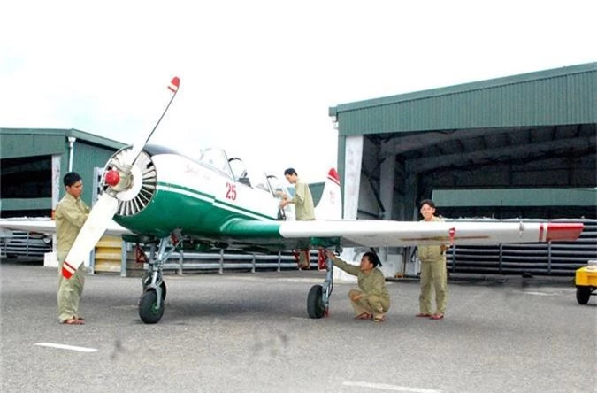 Yak-52: “Lop hoc tren may” cua khong quan Viet Nam-Hinh-2