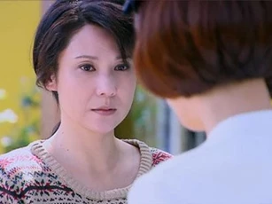 Chồng sắp cưới hành xử thô lỗ với người phụ nữ rũ rượi trước nhà anh, khi biết thân thế người đó, tôi giật mình vì không thể tưởng tượng được