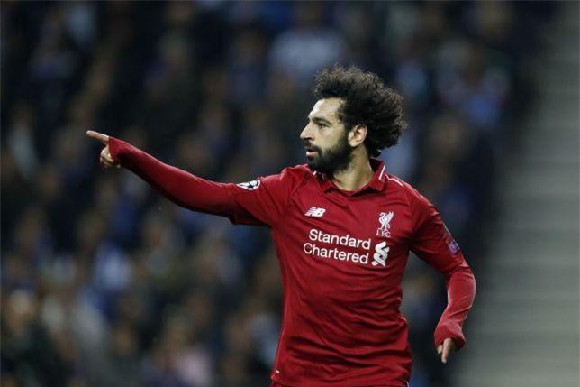 Samuel Eto'o thúc giục Salah sang Barcelona để trở thành 'Cầu thủ xuất sắc nhất'