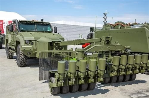 Xe thiết giáp kháng mìn KAMAZ-53949 Typhoon-K tích hợp hệ thống quét mìn bộ binh. Nguồn ảnh: SAID AMINOV