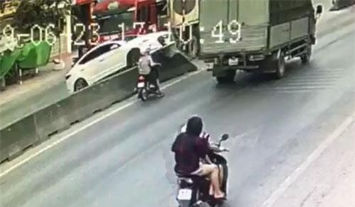 CLIP: Cận cảnh vụ tai nạn nghiêm trọng ở Thanh Hóa