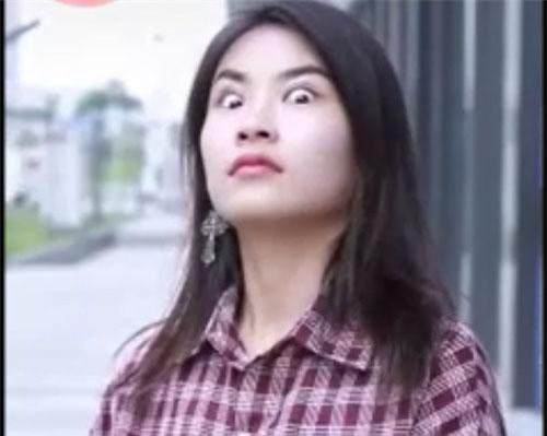 CLIP: Tỏ tình nơi công cộng và cái kết không ngờ