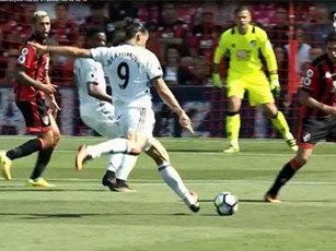 CLIP: 10 bàn thắng đẹp nhất của Zlatan Ibrahimovic trong màu áo M.U