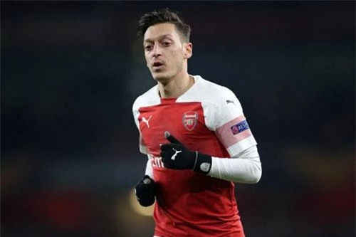 10. Mesut Ozil (Arsenal qua Besiktas, Fenerbache hoặc Galatasaray).