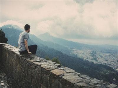 Chồng xuất khẩu lao động bán sức kiệt quệ nuôi vợ đẹp, nào ngờ...