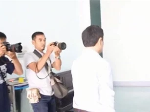 CLIP: Bị cáo Nguyễn Hữu Linh tìm đủ cách trốn báo giới