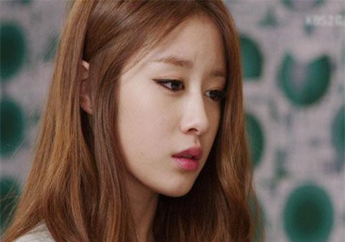 Khóc nghẹn vì mâm cơm cữ của mẹ chồng, nàng dâu xin về ngoại thì nhận được tuyên bố "xanh rờn"