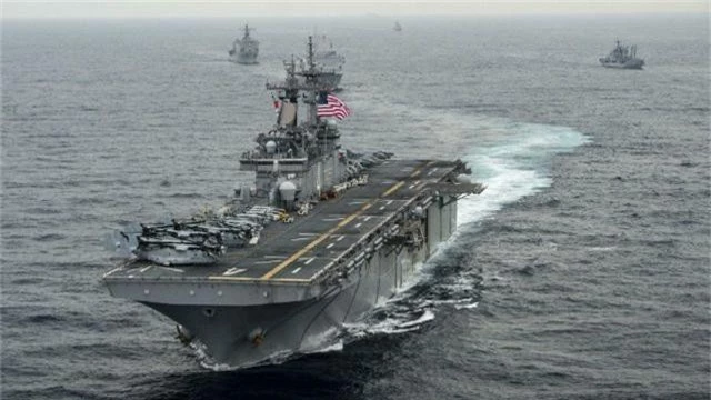 Mỹ đưa nhóm tàu chiến chở hàng nghìn lính và máy bay áp sát Iran - 1