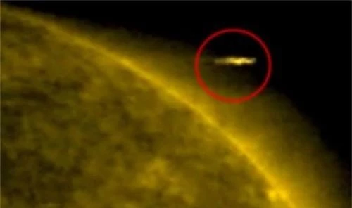 Thực hư việc tàu thăm dò SOHO của NASA phát hiện ra UFO khổng lồ bay ra từ Mặt trời - Ảnh 1