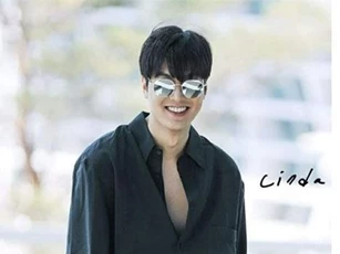 Lee Min Ho xuất hiện sau tin phẫu thuật nâng mũi, chỉ cởi nhẹ nhàng 1 nút áo đã khiến dân tình điên đảo