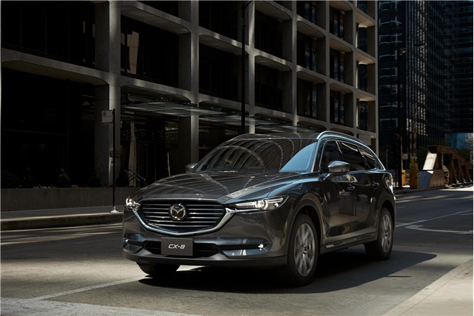 Mazda CX-8, biến thể giá rẻ của CX-9 có gì để đấu Hyundai Santa Fe 2019