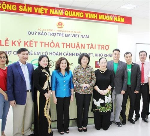 HDBank trao tặng 1,1 tỷ đồng cho Quỹ Bảo trợ trẻ em Việt Nam