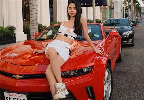 'Rich kid' Malaysia Christinna Kuan xinh đẹp có cuộc sống ngập tràn hàng hiệu