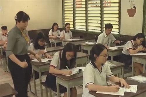 CLIP: Thí sinh làm bài chậm 30 phút vì lỗi hy hữu