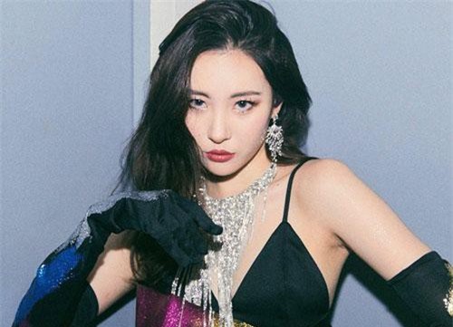 Nữ ca sĩ Hàn gợi cảm hơn sau khi tăng 10 kg