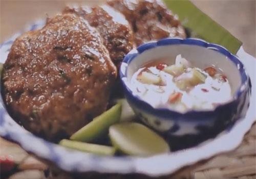 CLIP: Cách làm chả cá phiên bản Thái Lan mới mẻ cho bà nội trợ