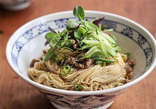 Những ngày nắng mệt mỏi, tôi làm món mì trộn siêu tốc thì cả nhà ăn ngon lành ai cũng khen!