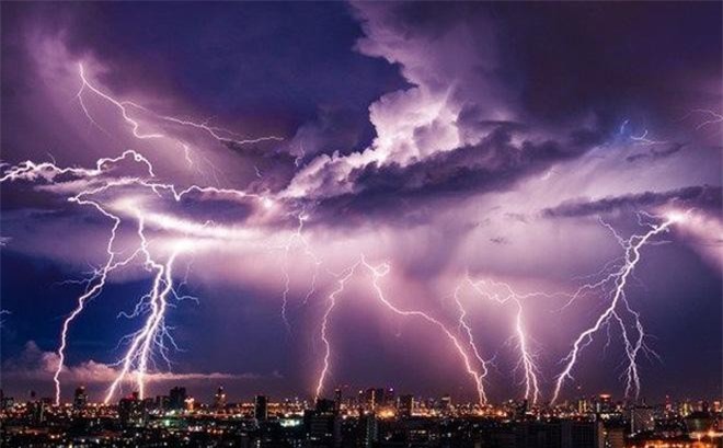 'Vũ điệu' của tia sét mà bạn chưa từng thấy trước đây