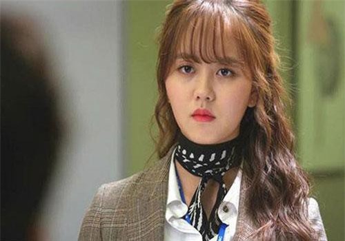 Suốt ngày khen con dâu nhà người ta xinh đẹp giỏi giang, mẹ chồng tôi "toát mồ hôi" sau cuộc nói chuyện với bác hàng xóm