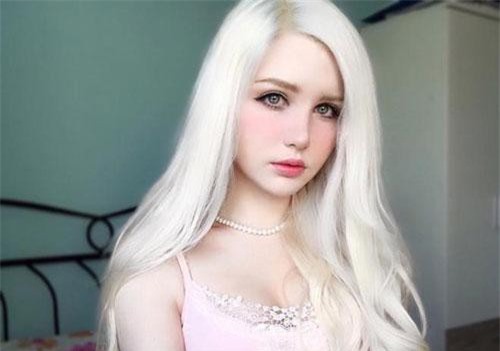 Những cô gái có nhan sắc được dân mạng so sánh với 'búp bê sống'