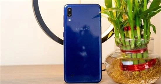 Top 4 smartphone màn hình giọt nước thời thượng giá rẻ - Ảnh 8.