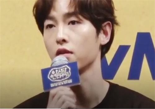 CLIP: Song Joong Ki lần đầu nhắc tới vợ sau khi tin đồn ly hôn nổ ra