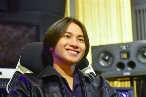 CLIP: Chủ nhân ca khúc 'Hồng Kông 1' tự nhận mình đẹp trai hơn Sơn Tùng MTP