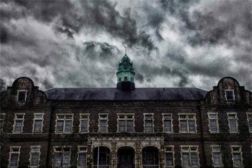 Nh&#x1EEF;ng ng&#xF4;i tr&#x1B0;&#x1EDD;ng ma &#xE1;m &#x111;&#xE1;ng s&#x1EE3; nh&#x1EA5;t th&#x1EBF; gi&#x1EDB;i