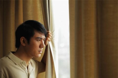 Tôi nhận “quả đắng” khi yêu bạn gái kém 15 tuổi