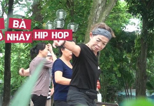 CLIP: Cụ bà U80 nhảy Hip Hop “Cô gái mở đường” cực sung bên hồ Gươm