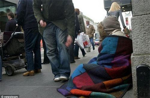 Ăn xin ở Dubai: Sáng xin tiền du khách, đêm ở... khách sạn 5 sao