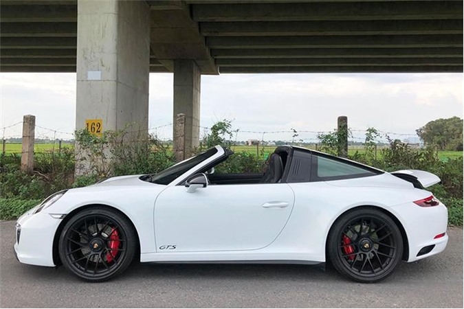 Porsche 911 độc nhất Việt Nam bị rao bán với giá 10 tỷ