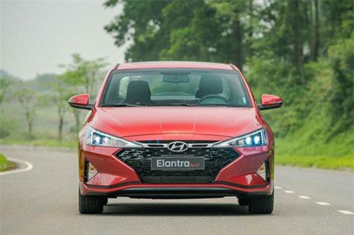Cận cảnh Hyundai Elantra Sport 2019 tại Việt Nam