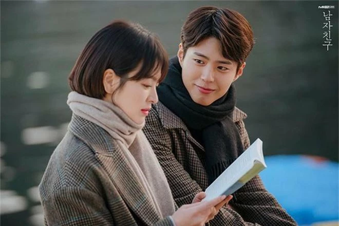 Park Bo Gum đã có động thái đầu tiên trước tin đồn ngoại tình với Song Hye Kyo, phản bội Song Joong Ki - Ảnh 1.