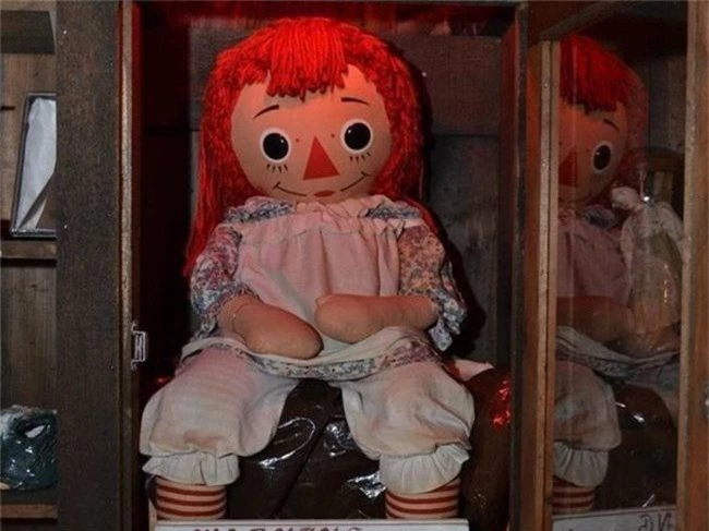 Búp bê ma ám Annabelle 