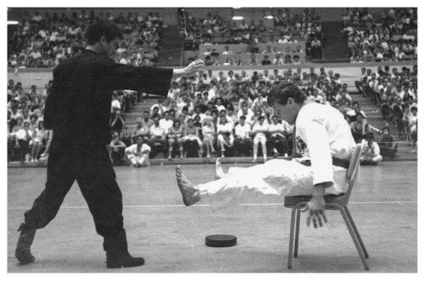 Cú đấm của Lý Tiểu Long có thực sự khiến thế giới kinh ngạc?