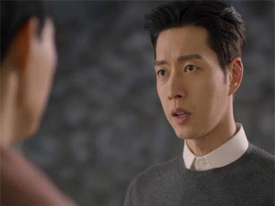 Chồng đánh vợ tàn độc vì một tờ giấy trong túi xách