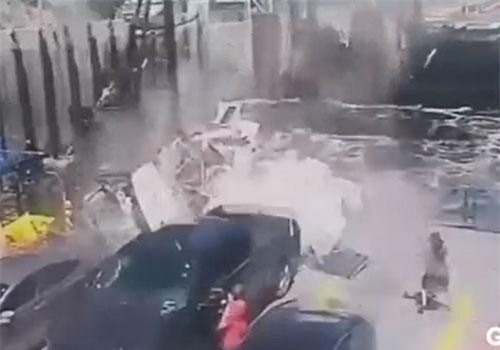 Tai nạn hi hữu ôtô "từ trên trời rơi xuống", tài xế thiệt mạng