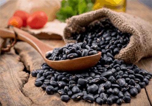 Nước đậu đen: Đồ uống lý tưởng trong những ngày nắng nóng cực điểm nhưng khi uống cần lưu ý!