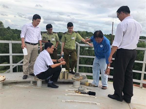 Kiên Giang: Phối hợp kiểm tra chất lượng xăng dầu tại 4 cơ sở kinh doanh 