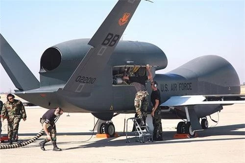 Máy bay trinh sát không người lái tầm cao RQ-4A Global Hawk của Mỹ