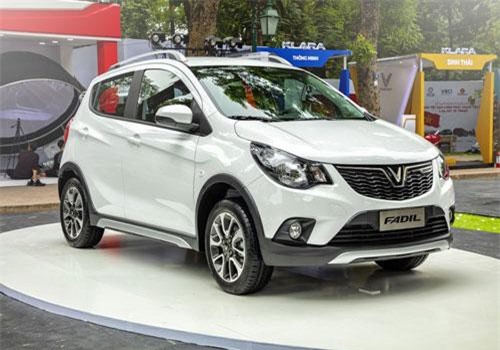Mua xe hạng A 'full option', chọn VinFast Fadil hay Honda Brio RS?